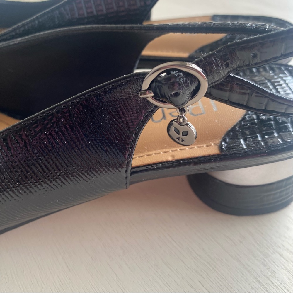 J. Renee Patent Croc Embossed Slingback Shoe in Black, size 8.5M - Picture 5 of 12
